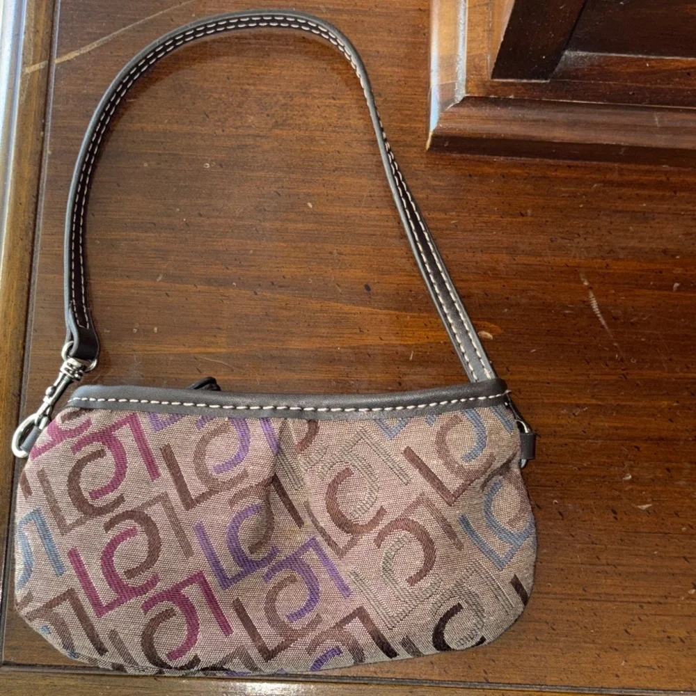 👛 Vintage Y2K Liz Claiborne Multicolor Logo Jacquard Wristlet Baguette 👛